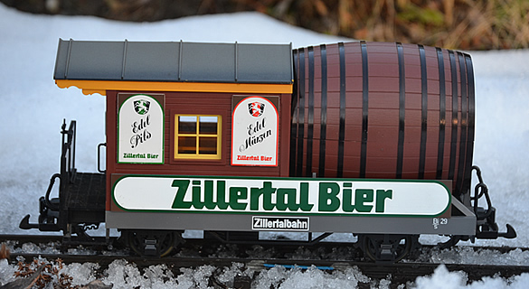 Der "Fass'l-Wagen" von der Zillertalbahn 